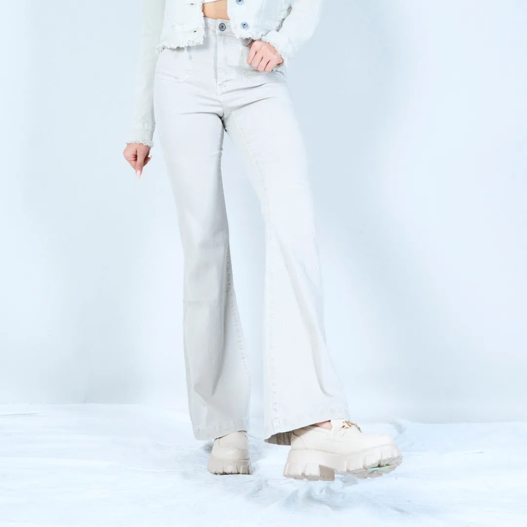 Flared white denim jeans with front pockets wholesale