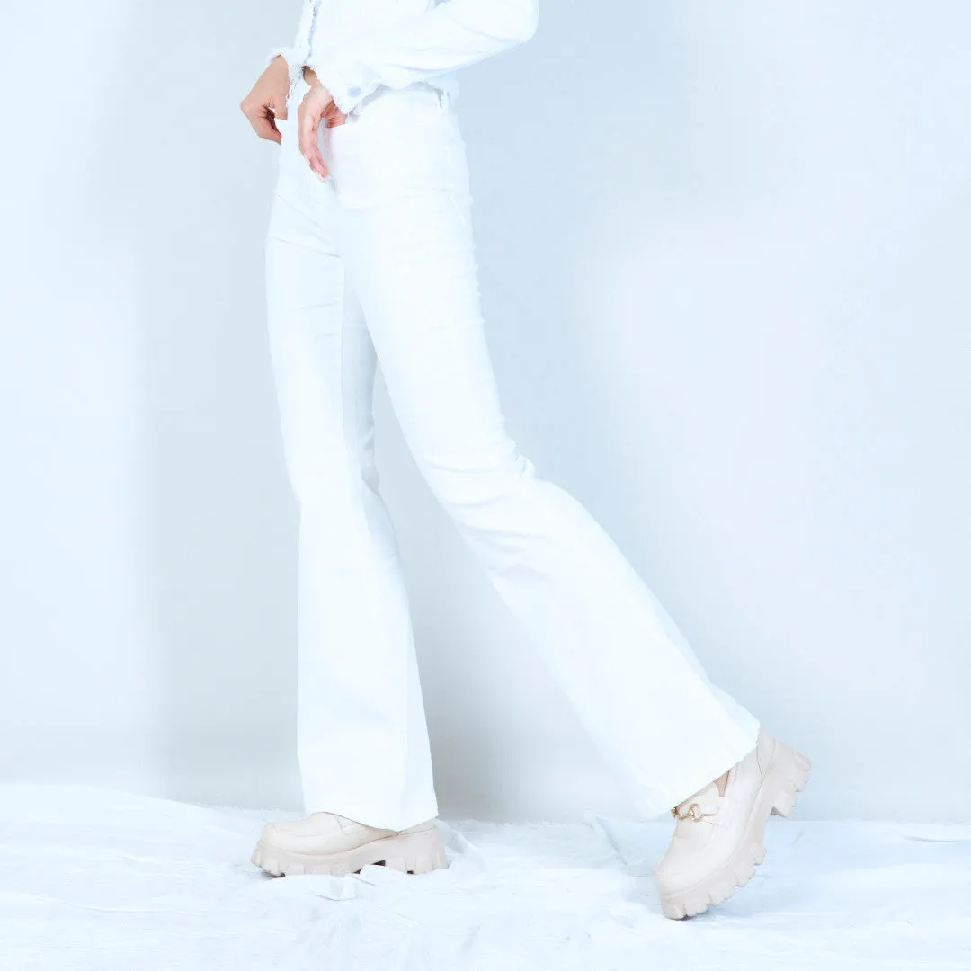 Flared white denim jeans with front pockets wholesale