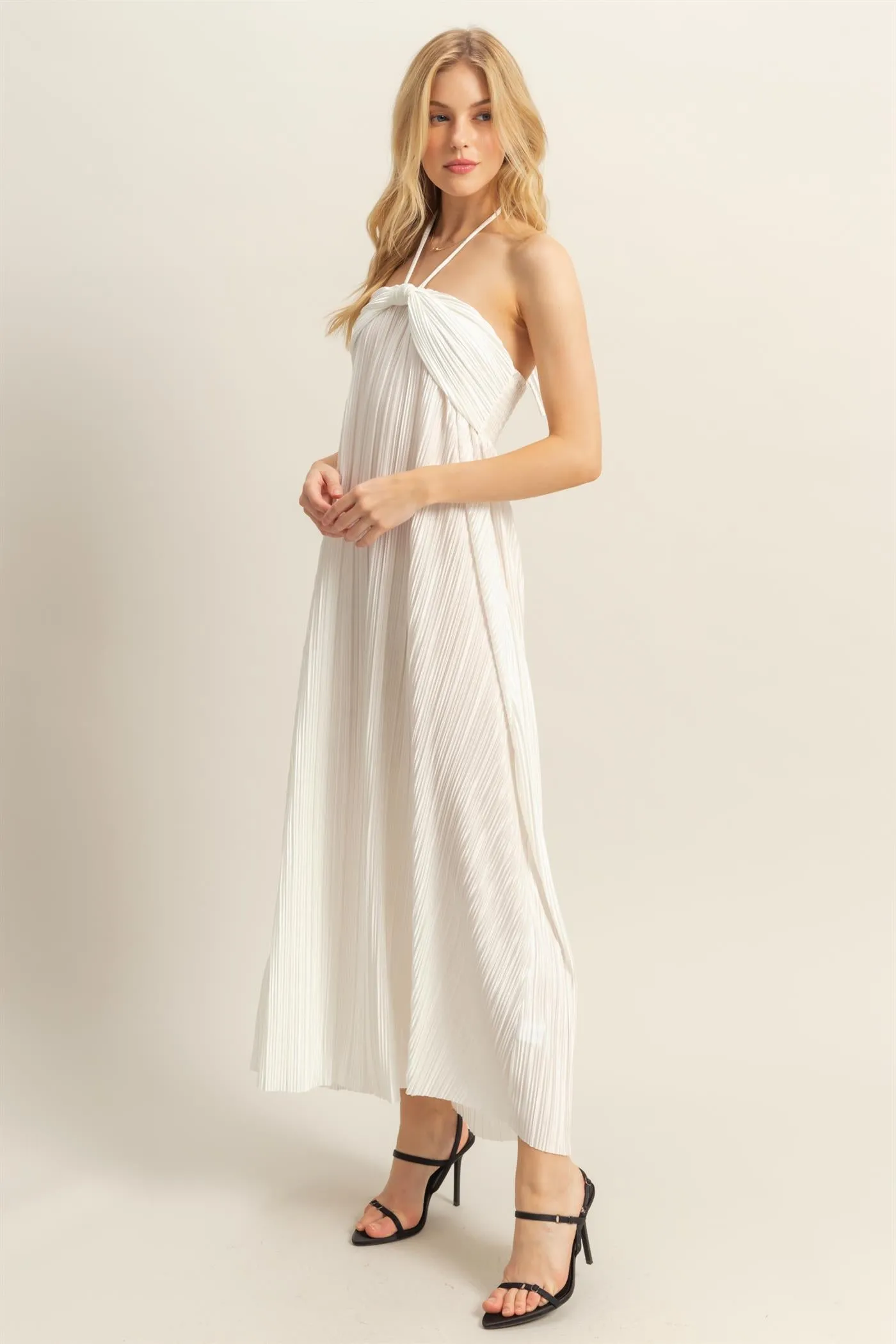 HF25C264-Plisse Halter Neck Flowy Maxi Dress