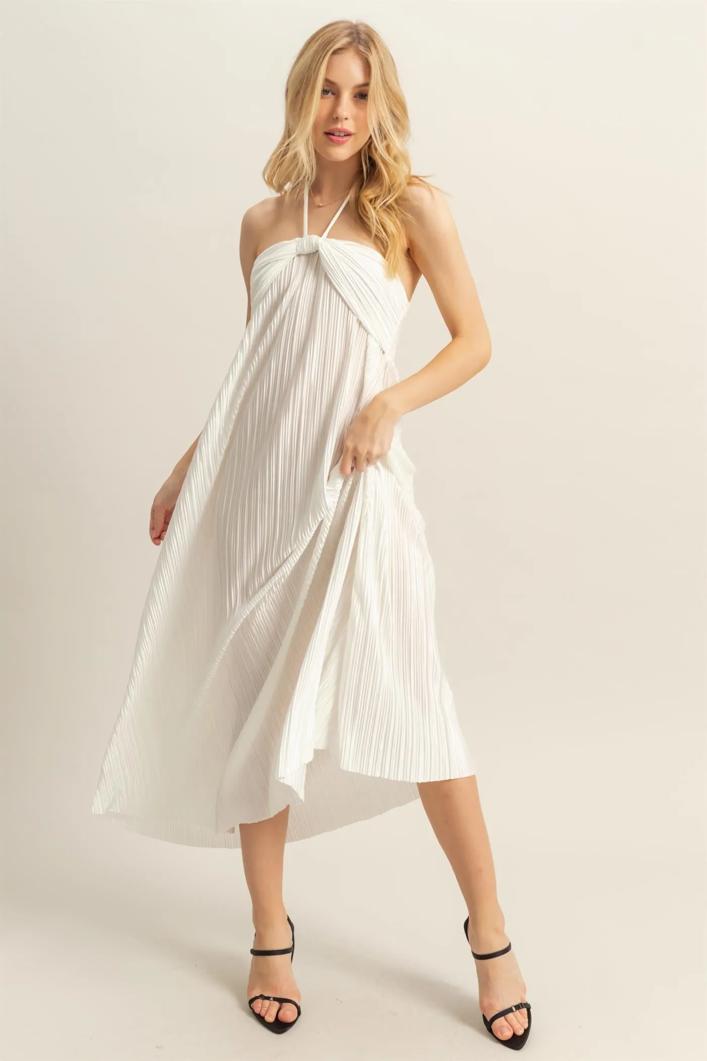 HF25C264-Plisse Halter Neck Flowy Maxi Dress