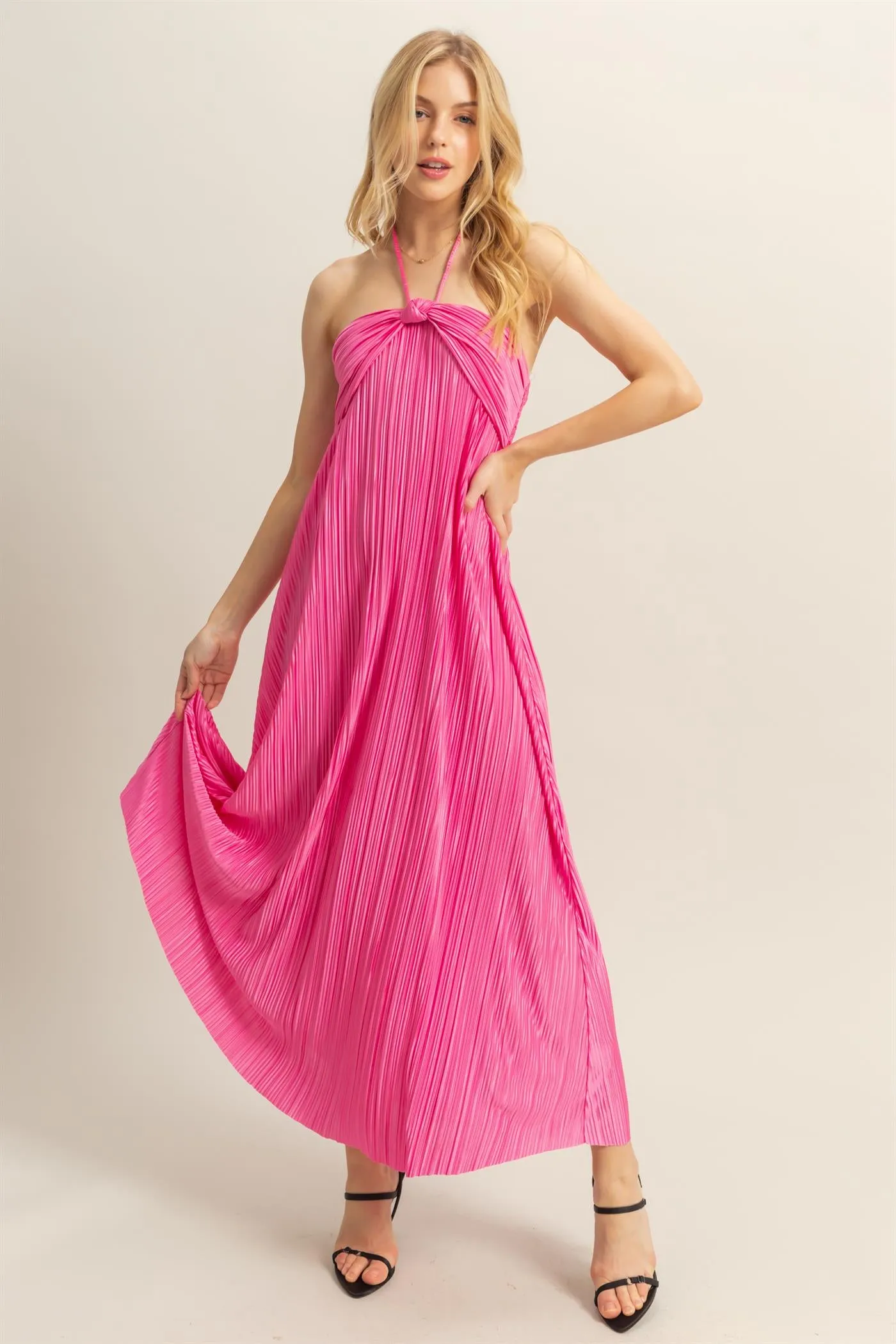 HF25C264-Plisse Halter Neck Flowy Maxi Dress