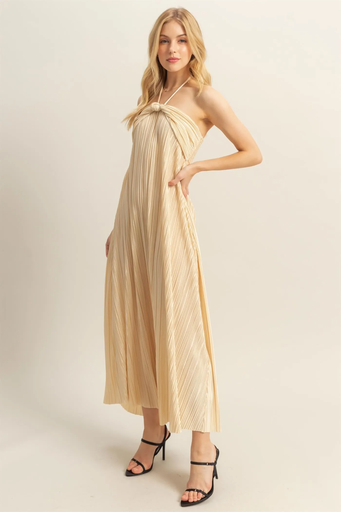 HF25C264-Plisse Halter Neck Flowy Maxi Dress