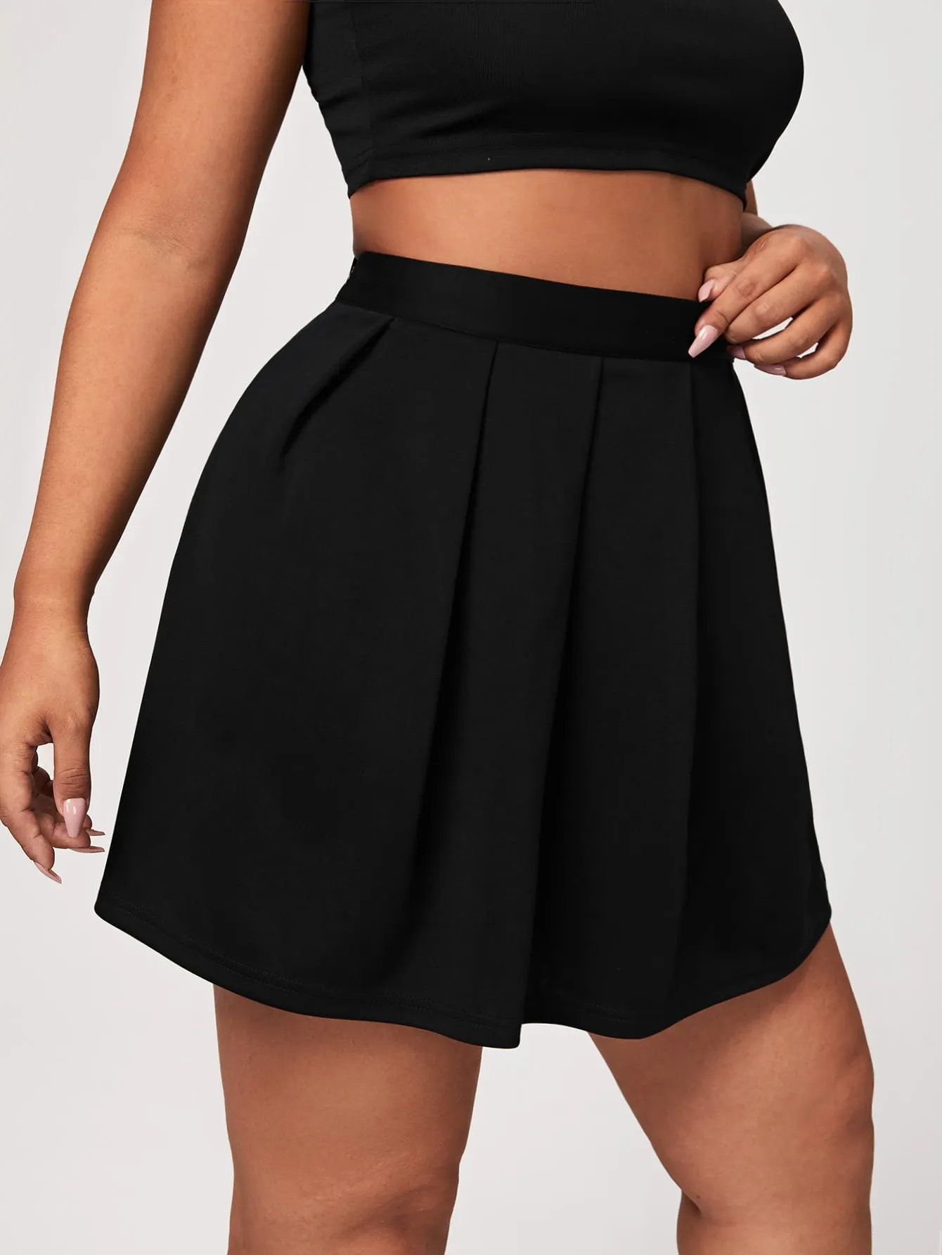Plain Pleated Mini Plus Size Skirt